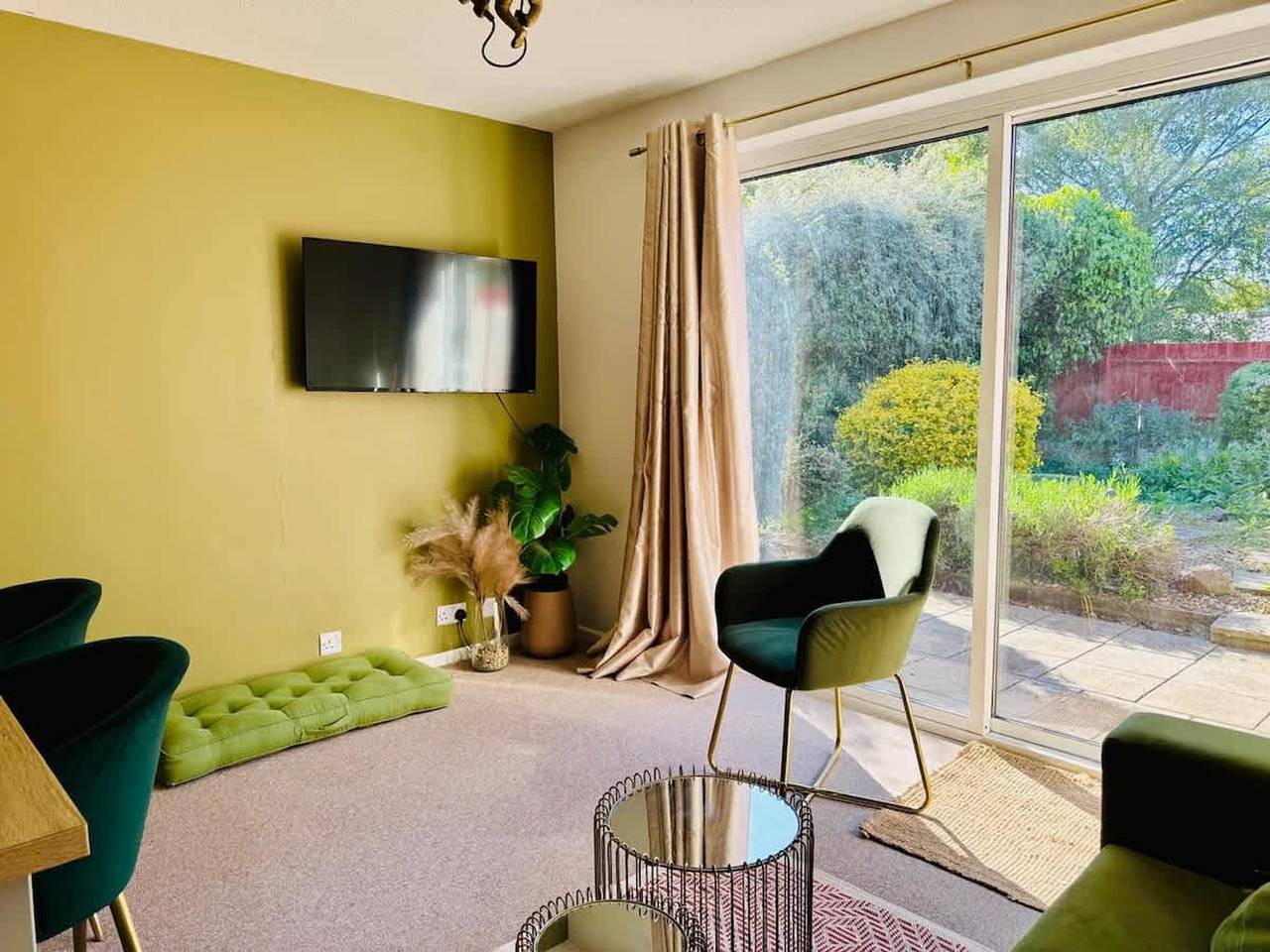 Cambridge Home with Garden and Bbq  Near City Cent in King's Hedges Ward, Cambridge