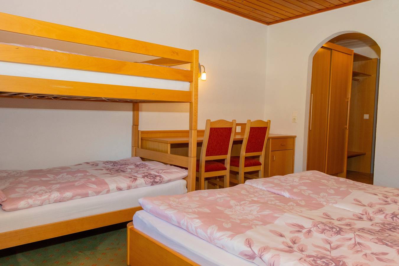 Room '10' with Mountain View, Shared Terrace and Wi-Fi in Hopfgarten im Brixental, Kaisergebirge