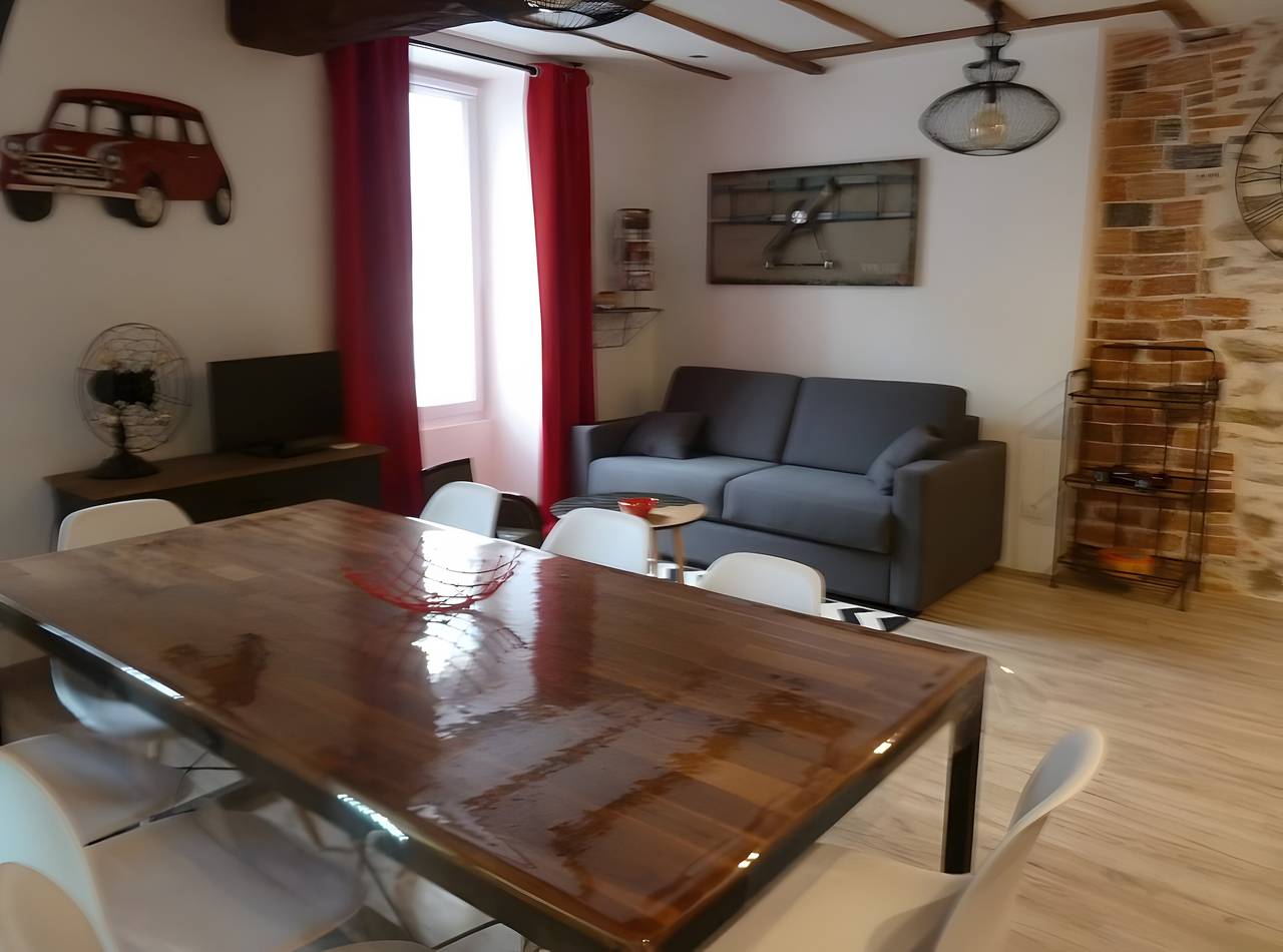 Ganze Wohnung, Appartement „Les Glycines N2“ mit privater Terrasse, Balkon und Wlan in Les Epesses, Loire-Tal