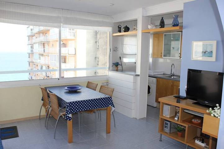 Ferienwohnung für 4 Personen, mit Garten und Pool sowie Balkon in Blanes