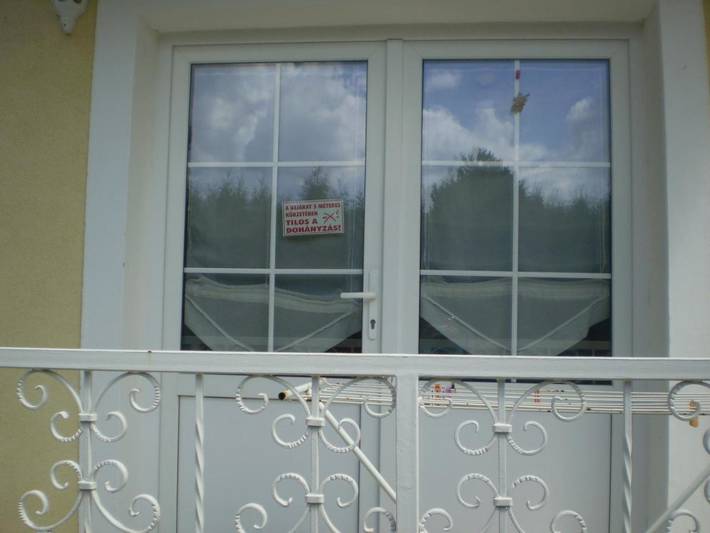 Ferienwohnung für 3 Personen, mit Garten und Sauna sowie Ausblick und Kinderpool, kinderfreundlich in Bük