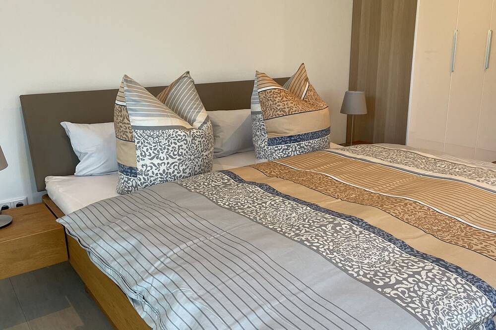 Ganze Wohnung, Ferienwohnung \"Am Wall\" mit Privatterrasse und Wlan in Radeberg, Oberlausitz Niederschlesien