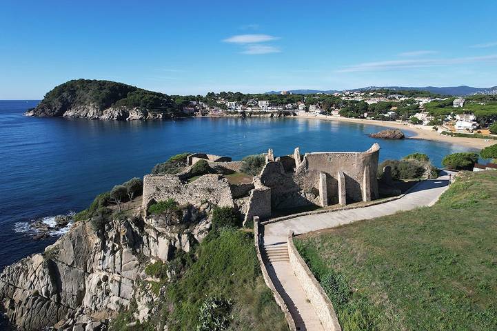 Ferienwohnung für 6 Personen, mit Balkon und Garten in Palamós