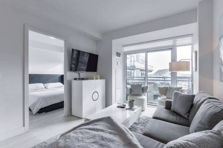 Vacation rental for 6 people, with garden and pool in Innisfil