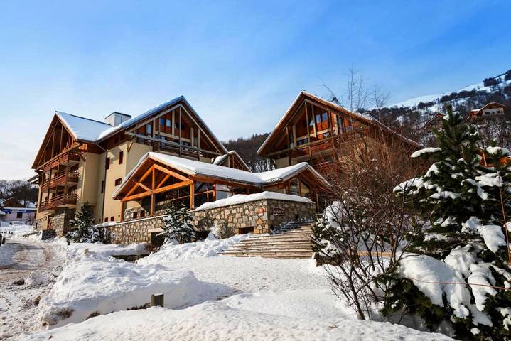 Appart’hôtel pour 4 personnes, avec piscine ainsi que balcon et sauna
