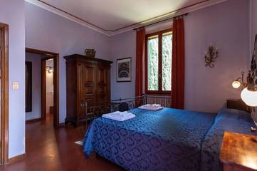 Villa for 11 Guests in Siena, Siena Province, Picture 4