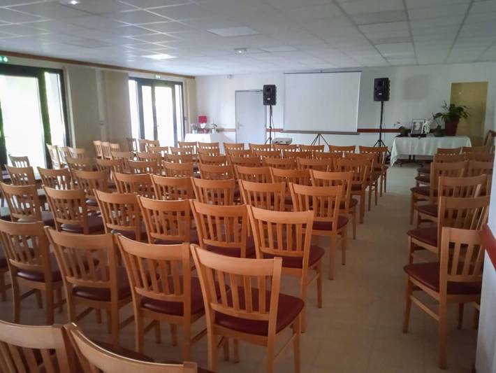 Location de vacances pour 5 personnes, avec piscine et terrasse à Prailles - 3