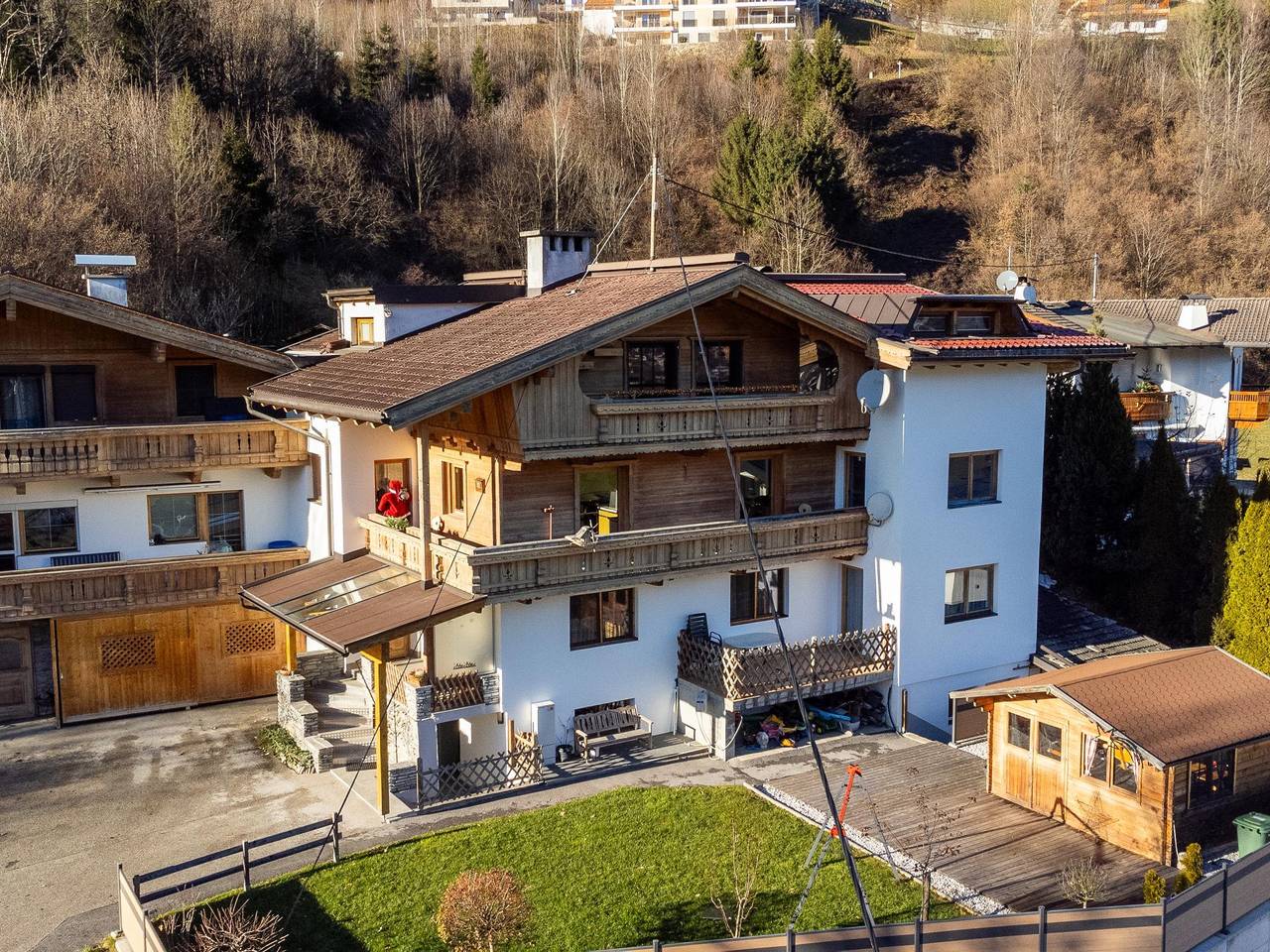 Ganze Wohnung, Großzügiges Apartment mit Skibus vor der Tür in Tuxer Alpen, Zellberg