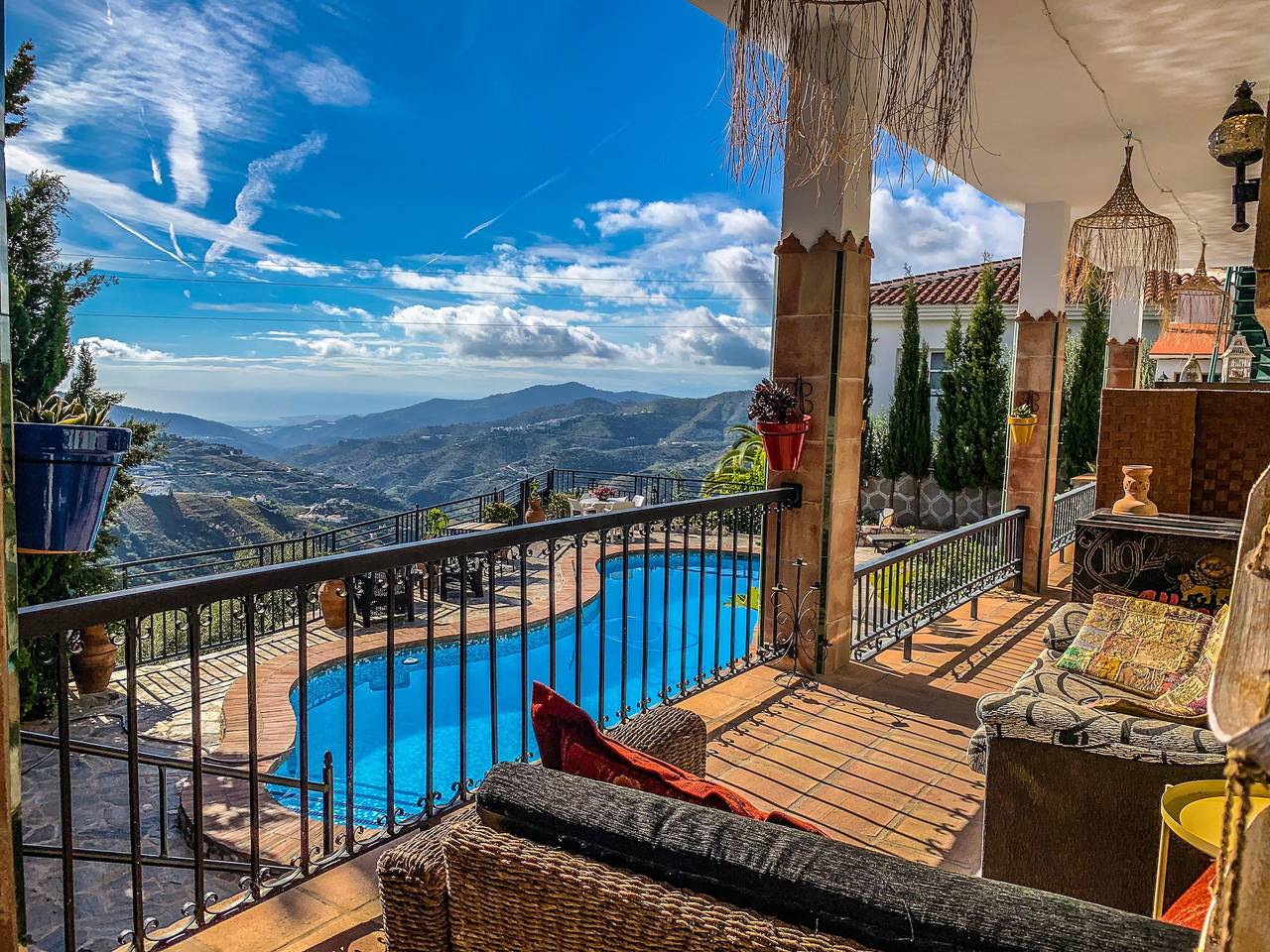 Apartamento entero, Apartamento "Reina" con piscina, bañera de hidromasaje y terraza in Cómpeta, Provincia de Málaga