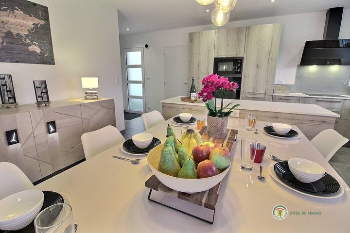 Gîte pour 6 personnes, avec terrasse et jardin dans L Armor - 3