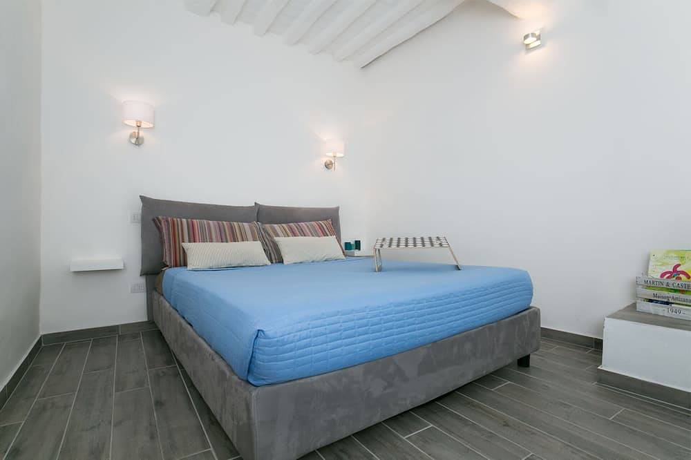 Entire apartment, Classy apartment with Wifi in the historic center of Siena in Siena, Siena Province