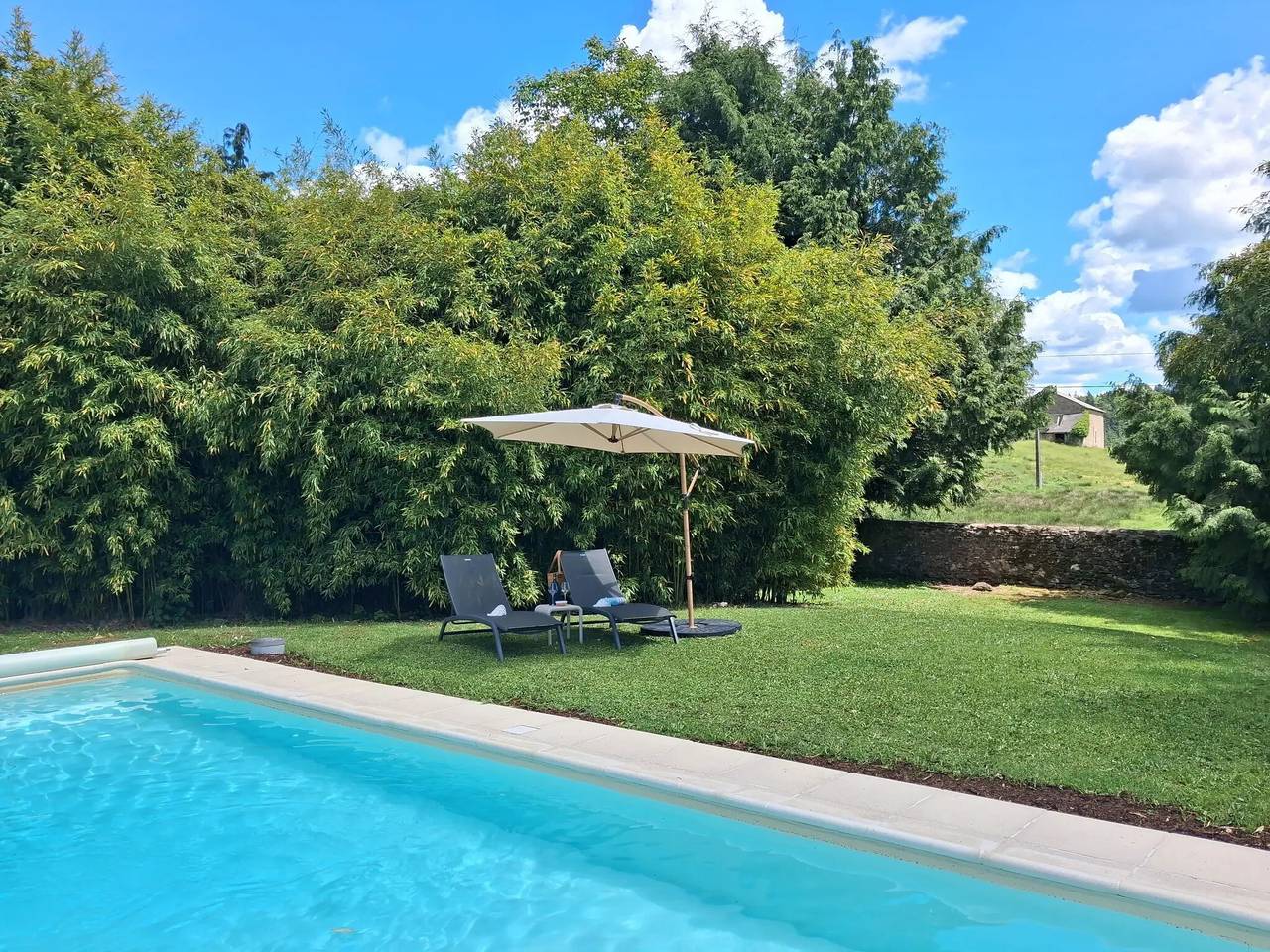 Chambre d’hôte pour 2 personnes avec jardin in Moissannes, Région de Limoges