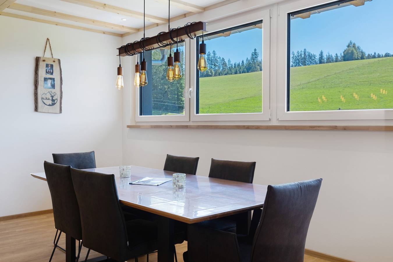 Ganze Wohnung, Neueröffnung 2024 Ferienwohnung 'Landleben Deluxe' mit Bergblick, Gemeinschaftsterrasse und Wlan in Triberg, Südschwarzwald
