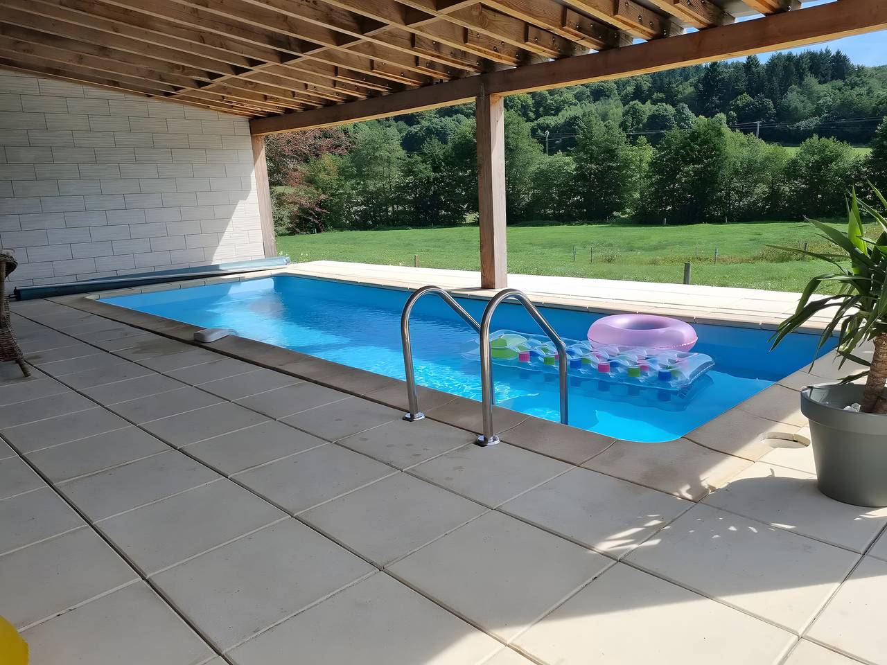 Ferienhaus 'La Grande Maison De Janaillat' mit privater Terrasse, privatem Garten und Wlan in Janaillat, Guéret und Umgebung
