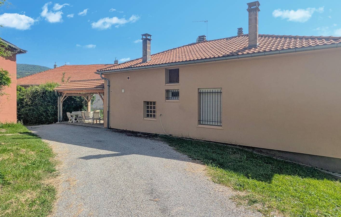 Appartement de charme avec jardin et garage, WiFi - Parfait pour la pêche ! in Bellaffaire, Région de Forcalquier