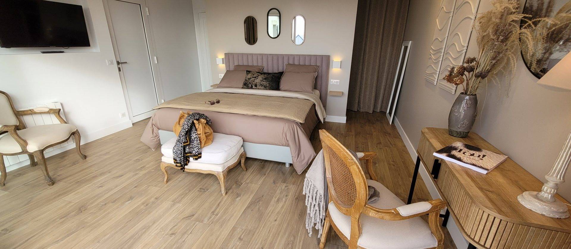 Grande chambre d'hôtes avec terrasse privée et piscine - Chambre in Trouville-sur-Mer, Région de Lisieux