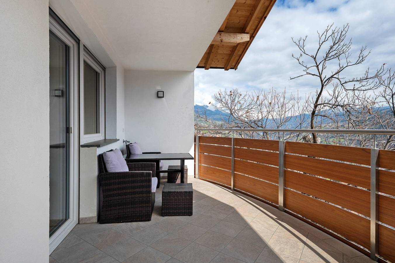 Ganze Wohnung, Ferienwohnung 'Pferscher - Apt Kastanienbaum' mit Bergblick, Gemeinschaftsterrasse und Wlan in Barbian, Sarntaler Alpen