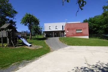 Villa pour 22 personnes, avec jacuzzi et piscine dans les Ardennes