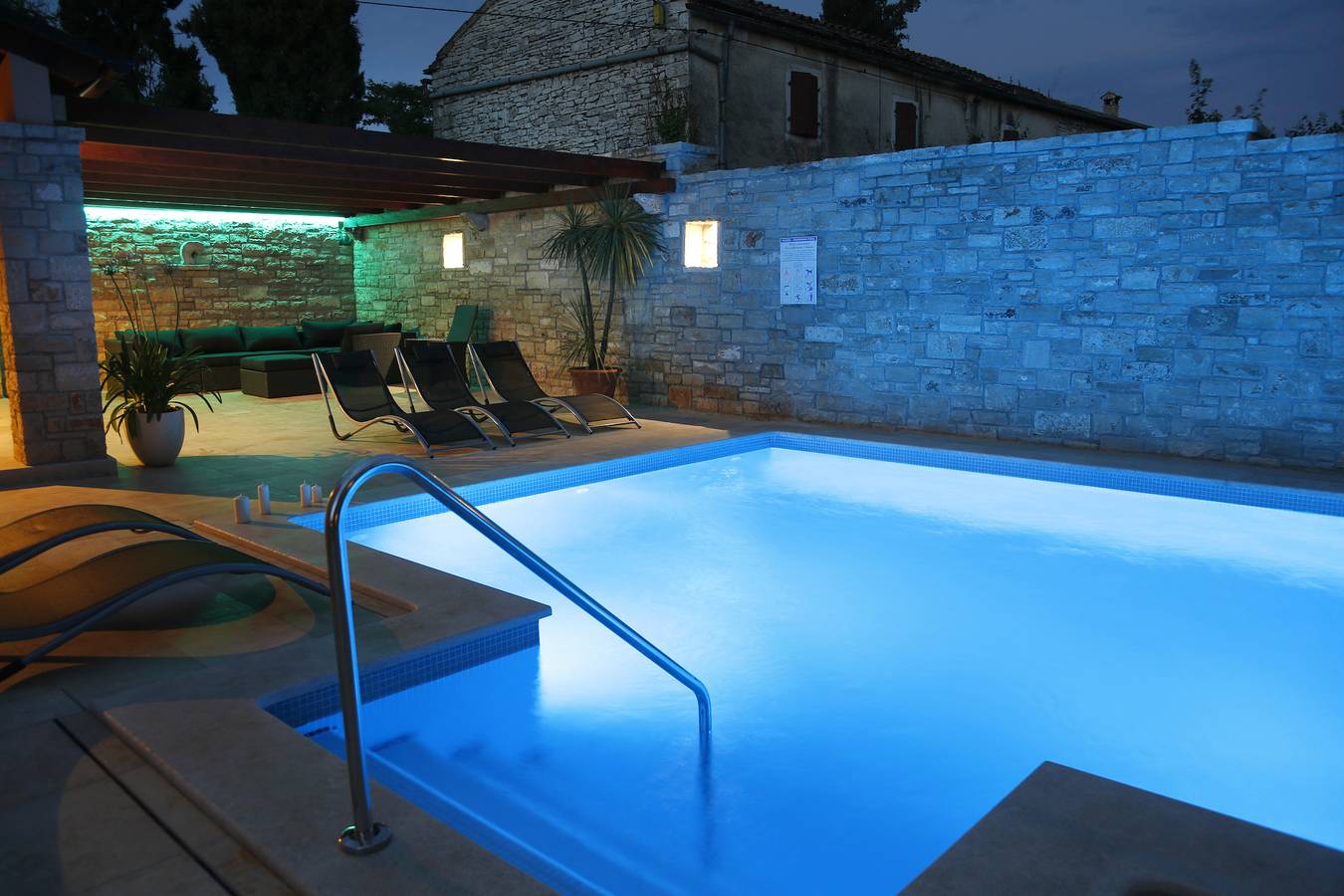 Spa Whirlpool, Sauna, Steinvilla mit privatem Pool in Kanfanar, Zentralistrien