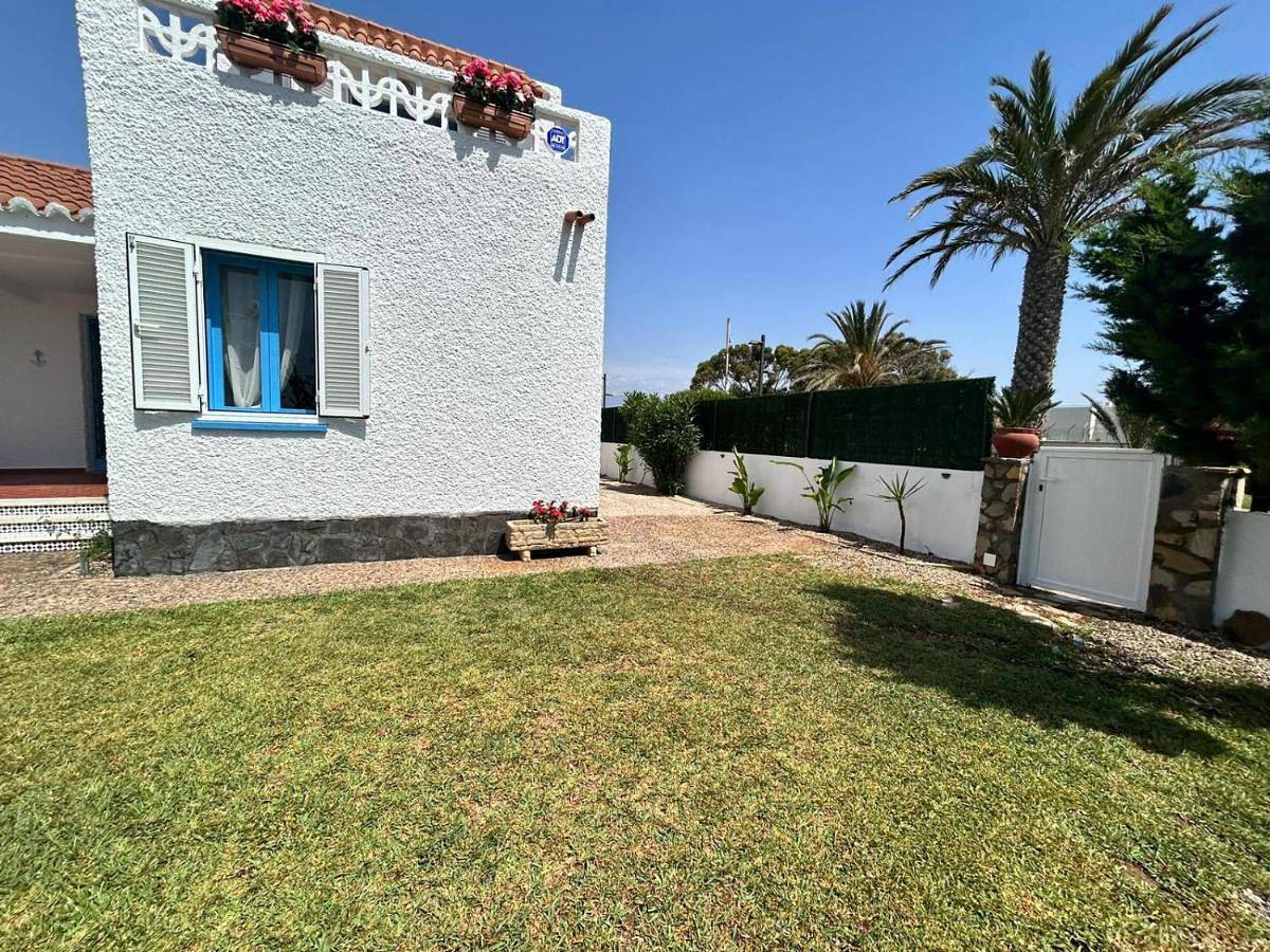 Four-Bedroom House in Playa La Bajadilla, Roquetas de Mar
