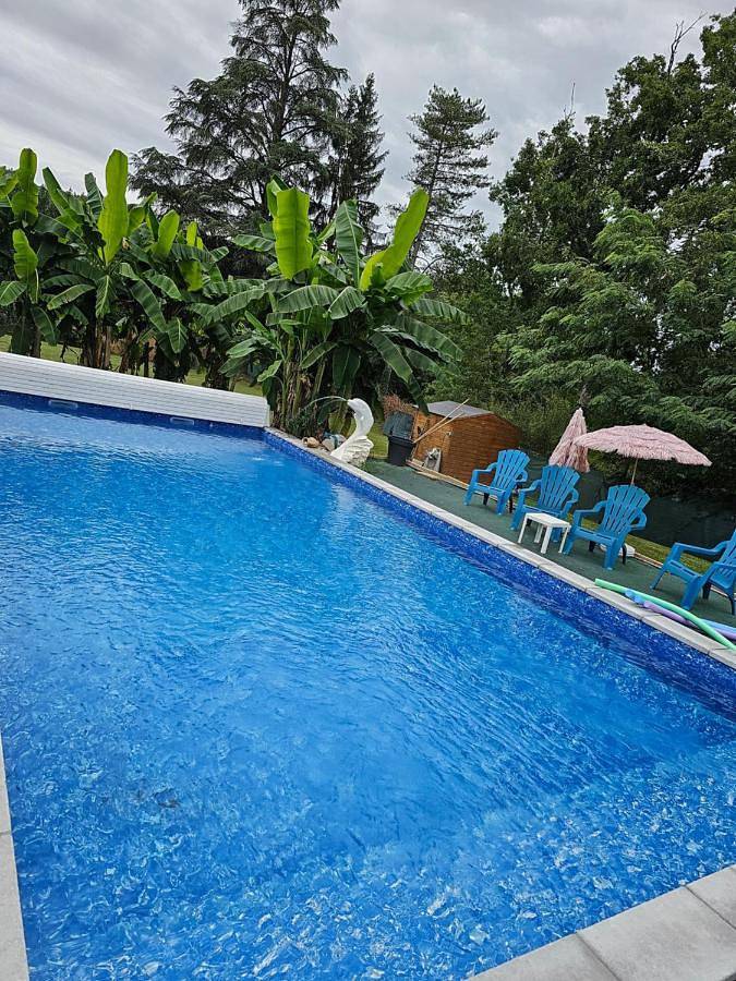 Chambre d’hôte pour 2 personnes, avec piscine ainsi que jacuzzi et jardin à Terrasson-Lavilledieu