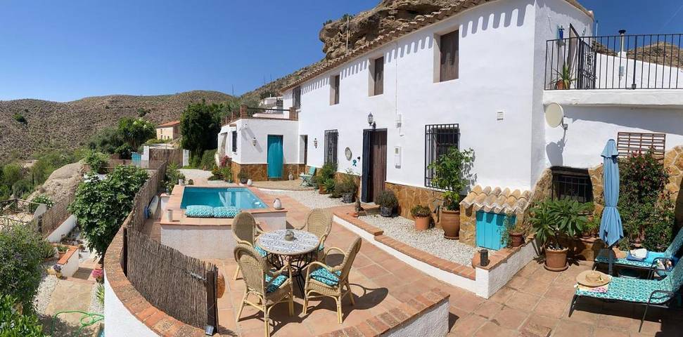 Appartamento per 2 persone, con Terrazza e Giardino nonché Piscina e Panorama a Oria (Andalucía)