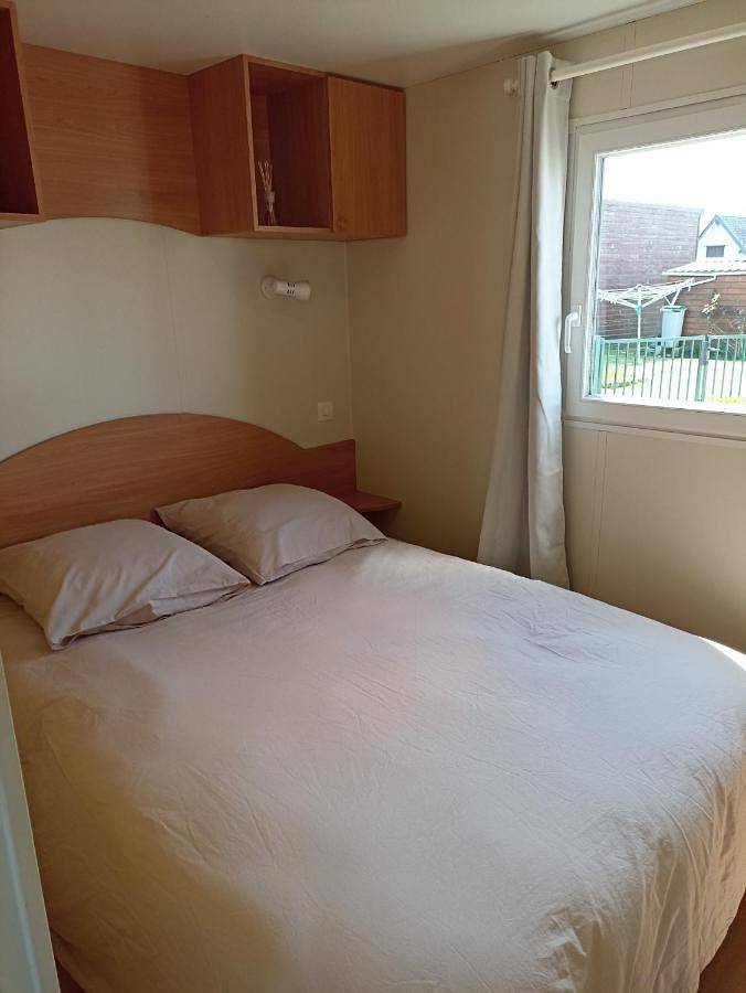 Location de vacances pour 4 personnes, avec Terrasse ainsi que Jardin et Piscine à Biville-sur-Mer - 3