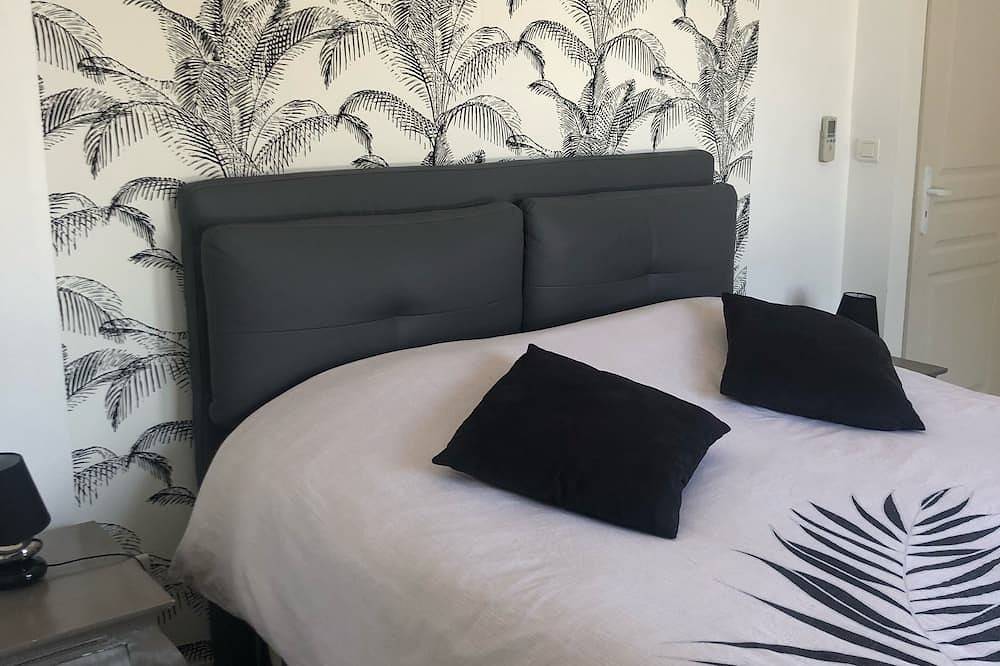 Villa avec piscine chauffée entre Porto Vecchio et Bonifacio à 10 min des plages in Figari, Arrondissement de Sartène