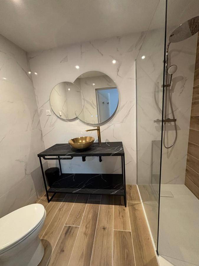 Double Room with Private Bathroom in Thierville-sur-Meuse, Verdun