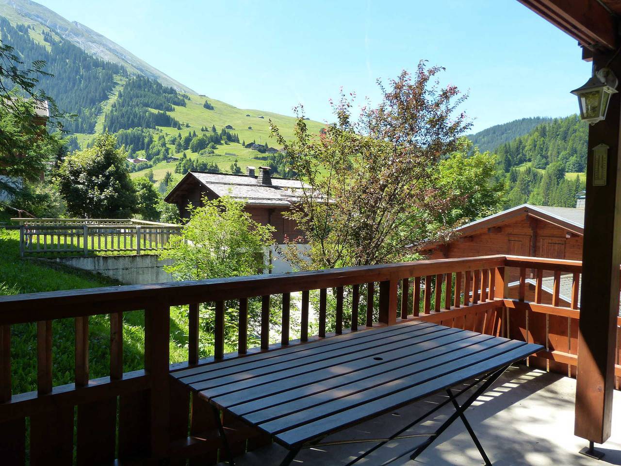 3*, 10 pers, 4 chambres, chalet, pistes 500 m, vue montagne in La Clusaz, Région d'Annecy