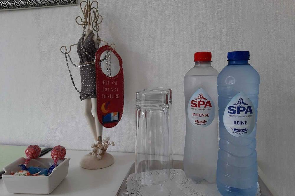Appartement entier, \"Zen Olive Guest Room – Private room in a shared apartment\" in Anvers, Région d'Anvers