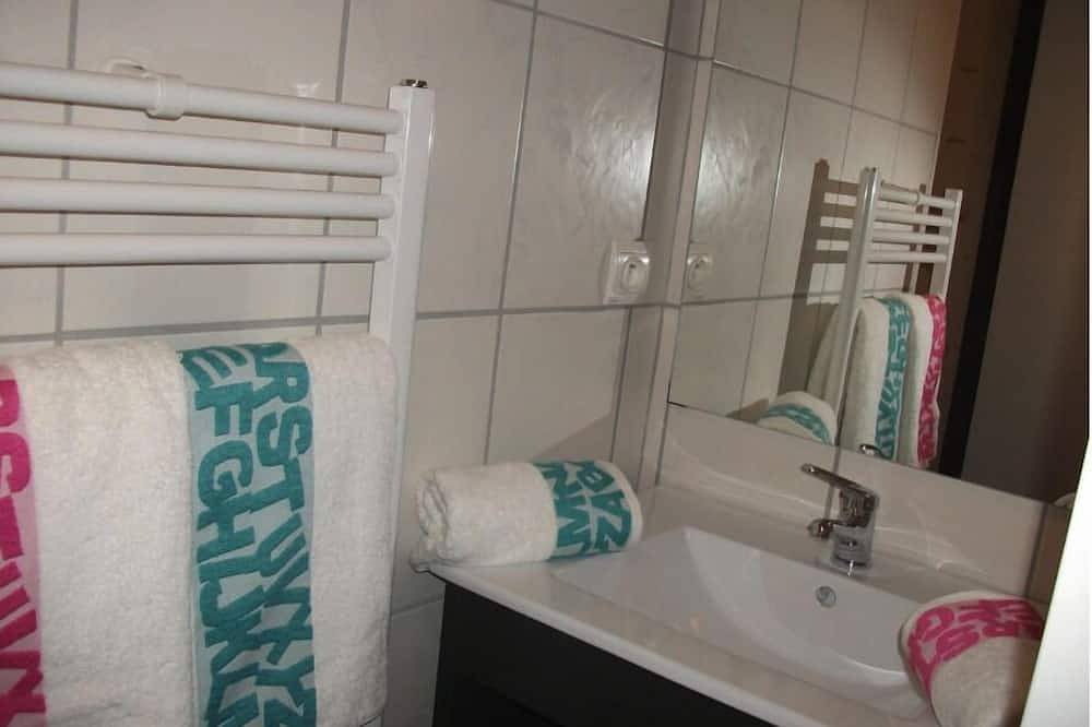 Gîte-de Charme Chez Christine-Ensuite mit Dusche in Ottrott, Niederrhein Elsass