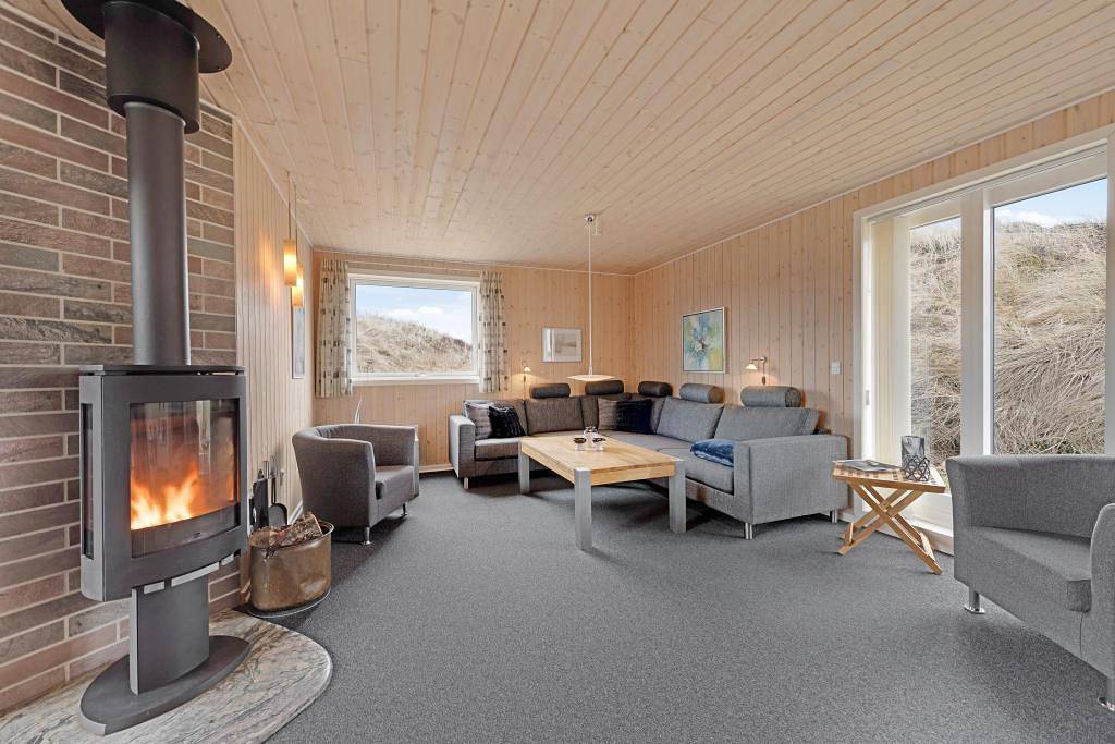 Cosy holiday home with sauna and wood-burning stove in Henne, Varde Region