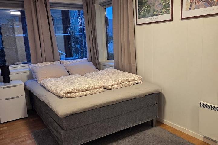 Ganze Wohnung, Apartment between Ishavskatedralen and the mountain lift in Tromsø