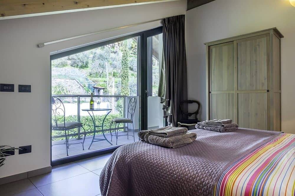 Ganze Wohnung, Stunning family friendly Italian Lakes 3 bed villa, pool, Bbq, Wifi in Lesa, Lago Maggiore (Piemont)