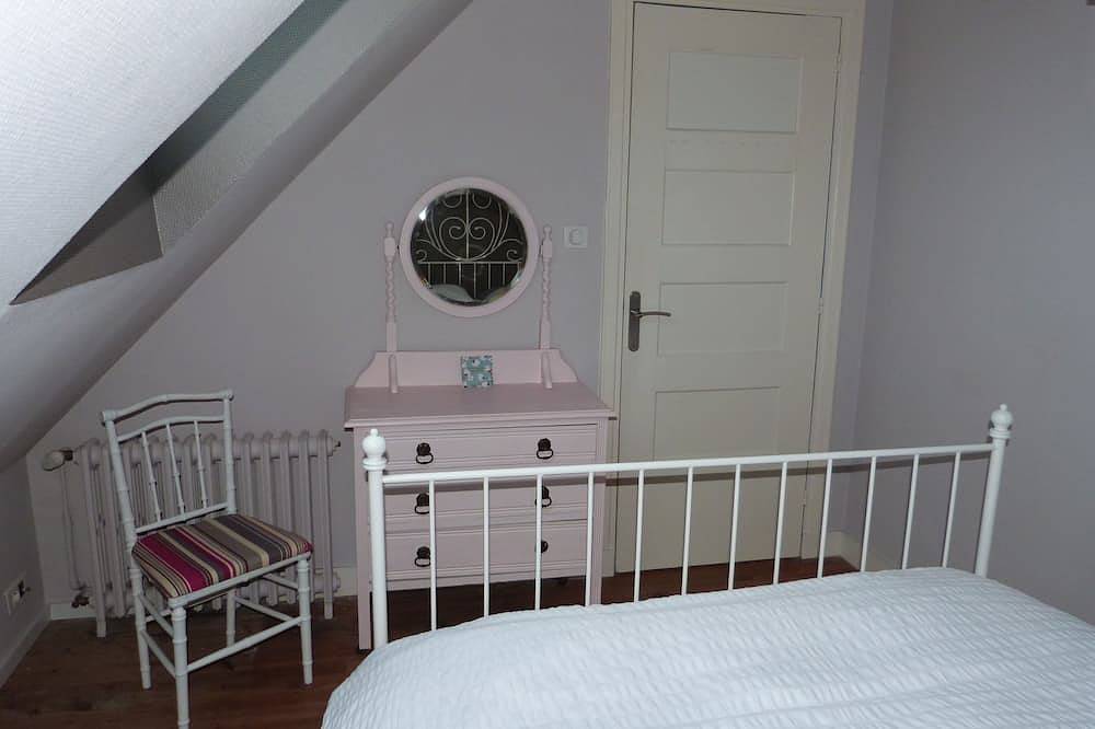 Maison  lumineuse décorée avec soin à 300 mètres de la plage des Sables Blancs. in Concarneau, Région de Quimper