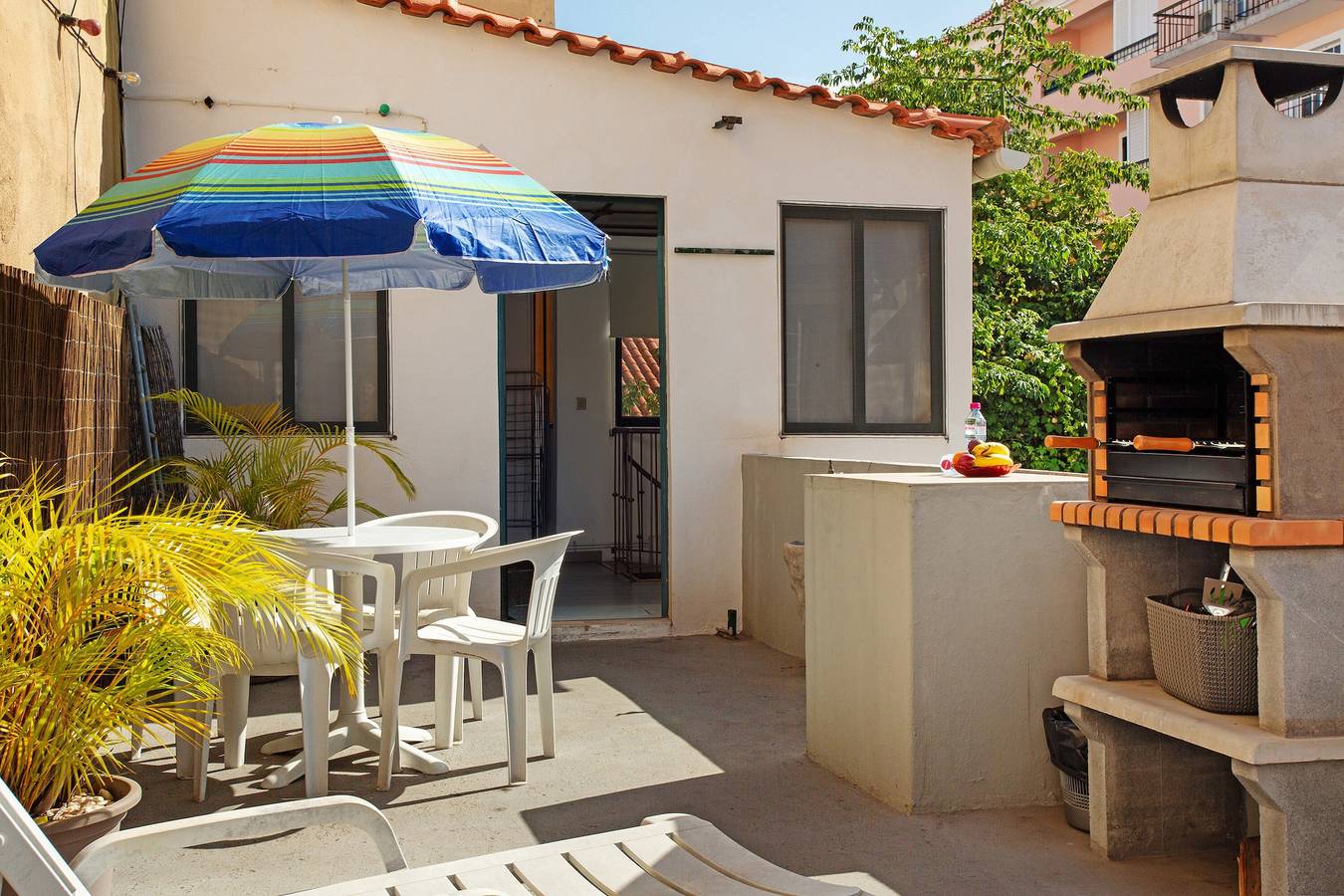 Appartamento intero, Appartamento 'Host Albina' con terrazza privata, Wi-Fi e aria condizionata in Funchal (Sé), Madeira