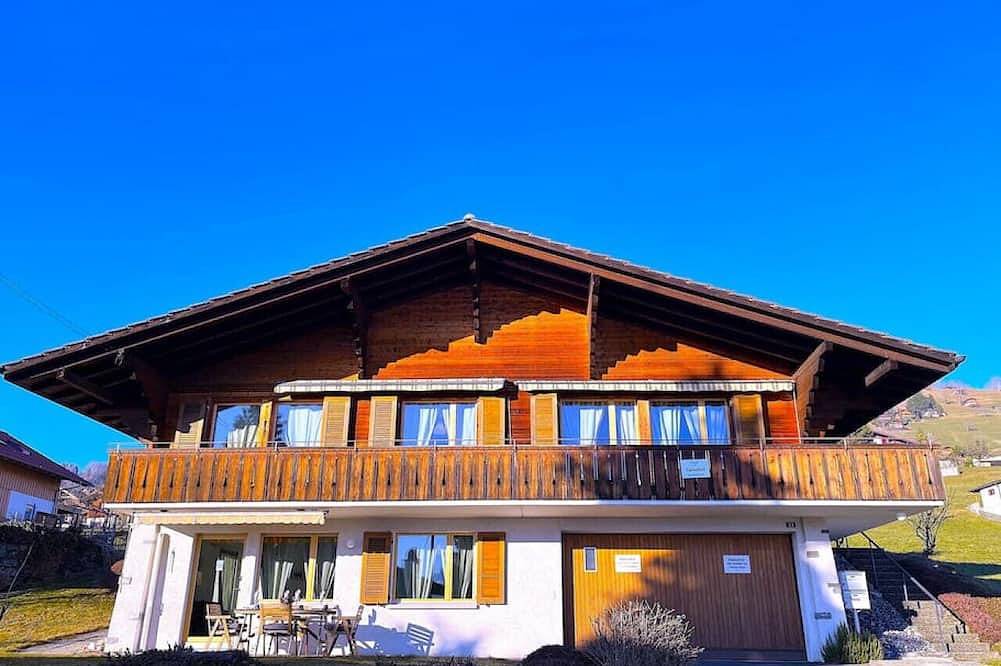 Swisshut Stunning Views Alps & Lake - Chalet Aeschlen in Sigriswil, Meer van Thun