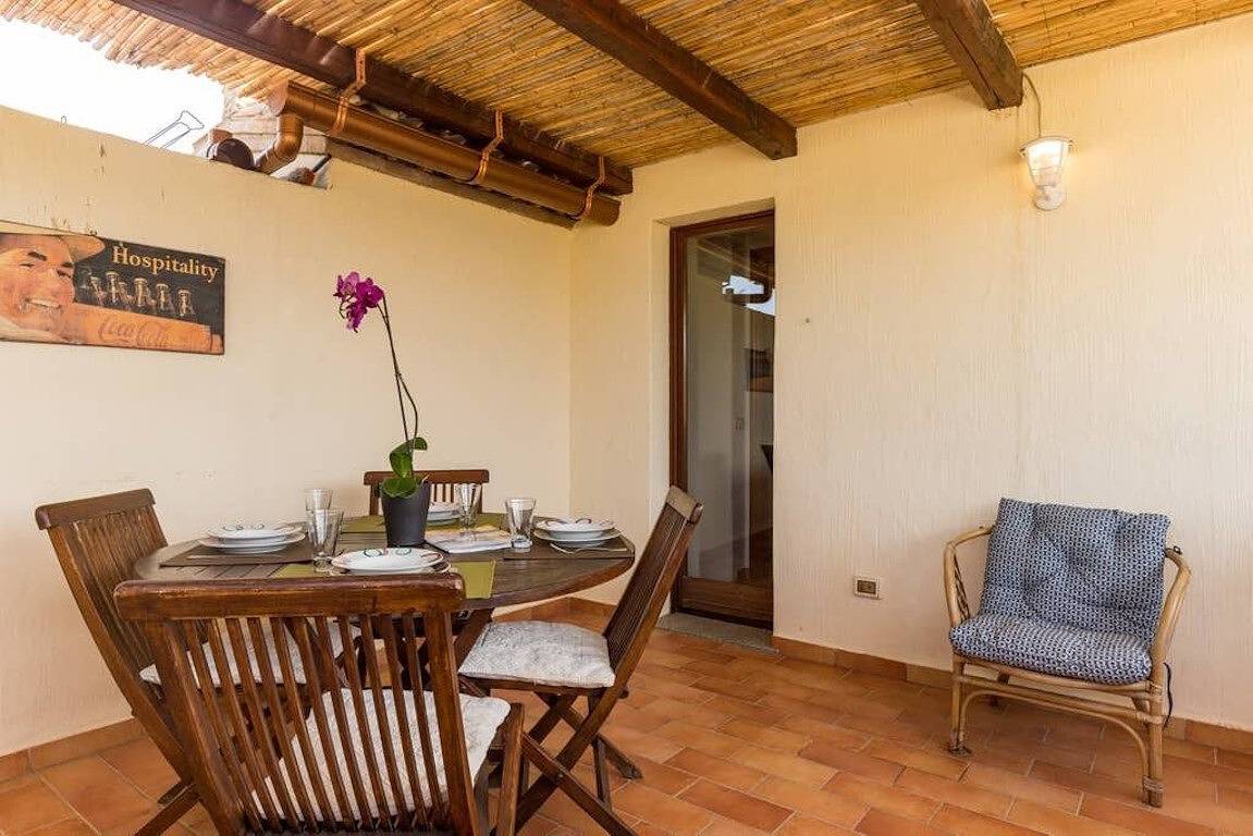 Ganze Wohnung, Ferienwohnung Perugino mit Terrasse, Balkon, A/C & Wlan in Crabonaxa/Villasimius, Villasimius
