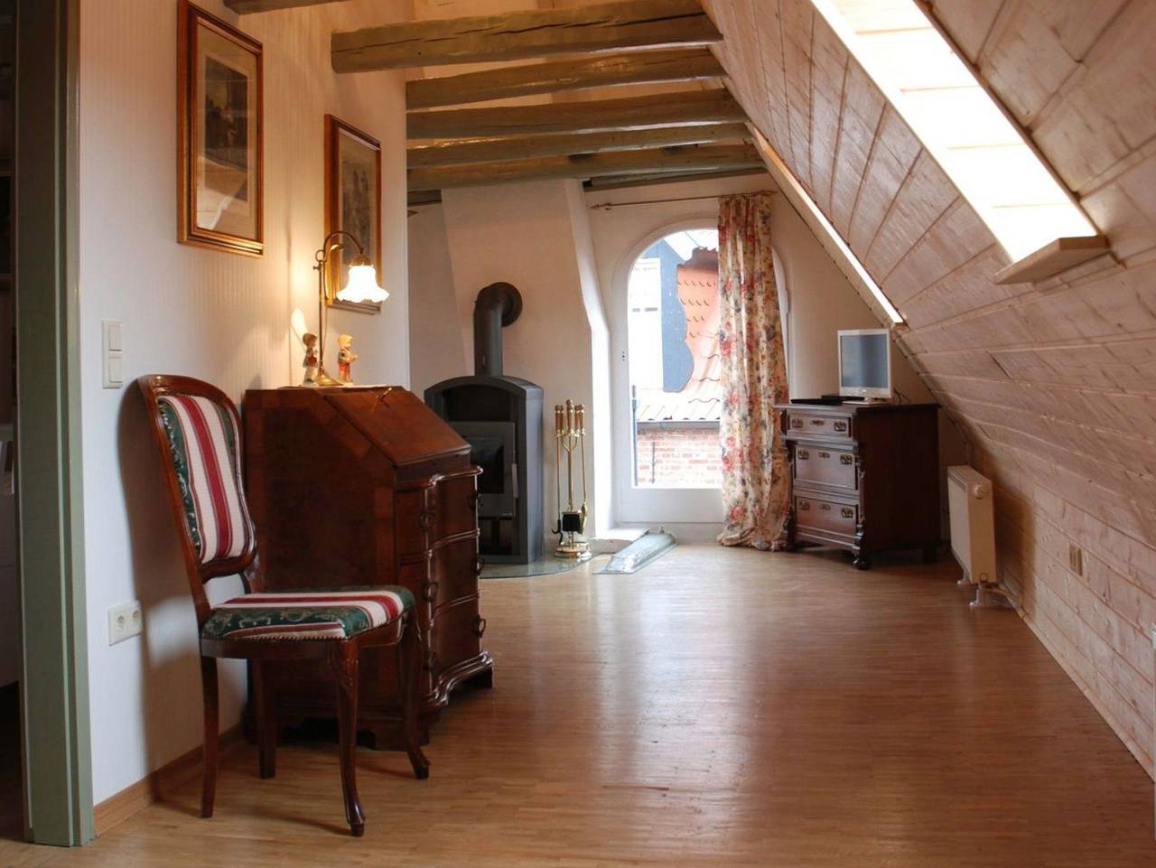 Ganze Ferienwohnung, Ferienwohnungen Märchenhaus Domke 15133 - Ferienwohnung Rapunzel in Leer, Nordseeküste