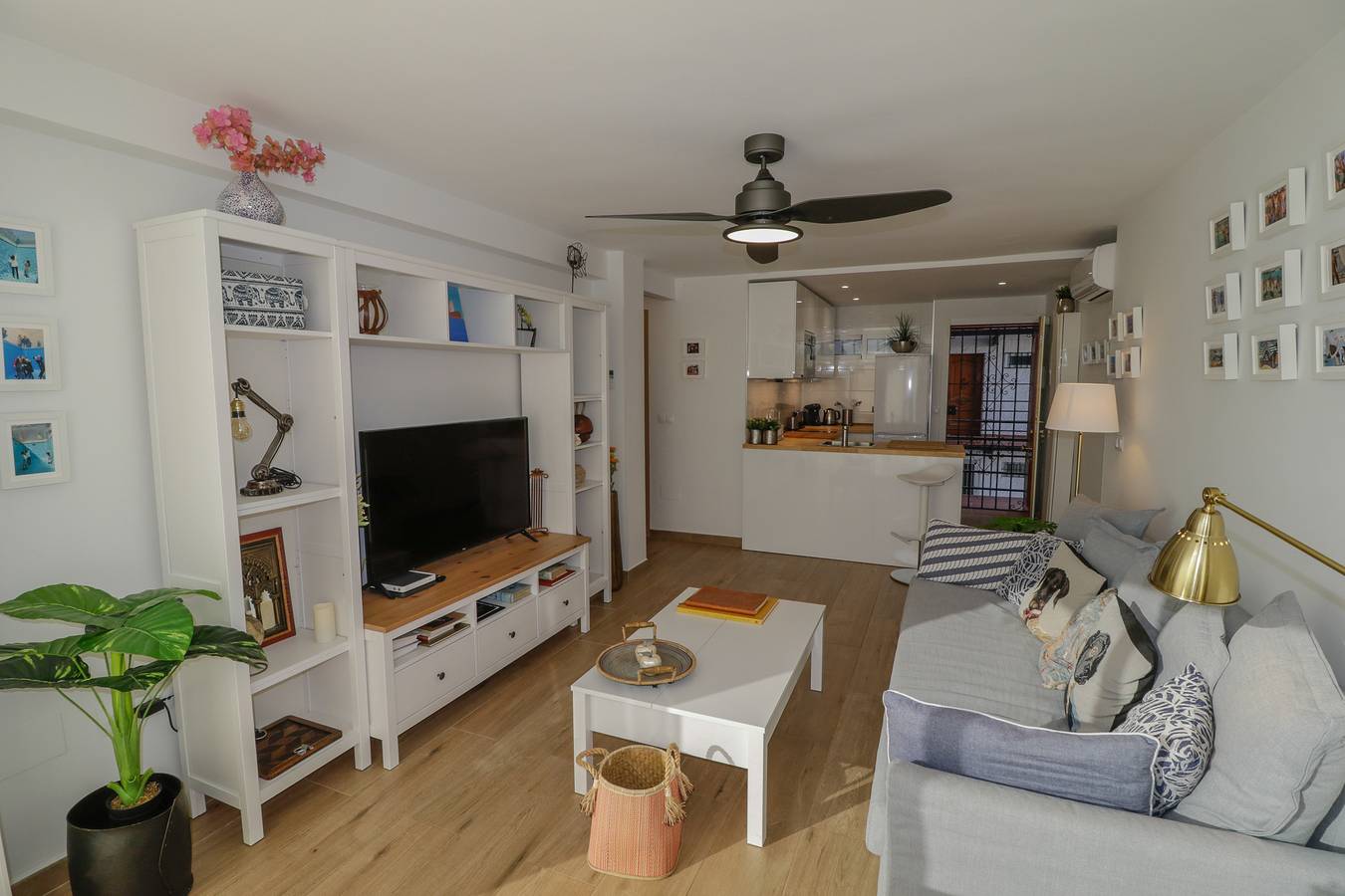 Entire apartment, New sunny close to the beach sea views in Benalmádena Costa, Benalmádena