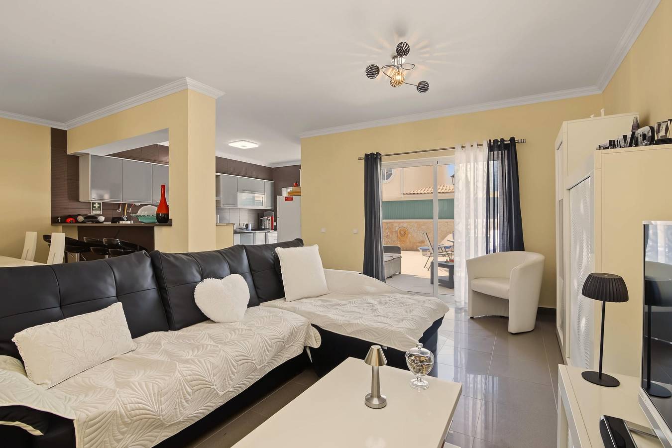 Casa de Férias 'Lili's Home' com Terraço Privado e Wi-Fi in Algoz e Tunes, Distrito de Faro