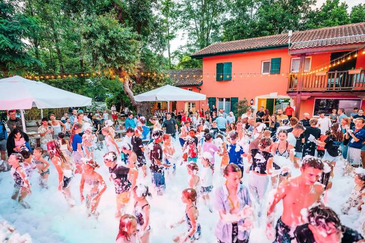 Camping pour 6 personnes, avec terrasse ainsi que piscine et sauna, animaux acceptés à Urrugne - 4