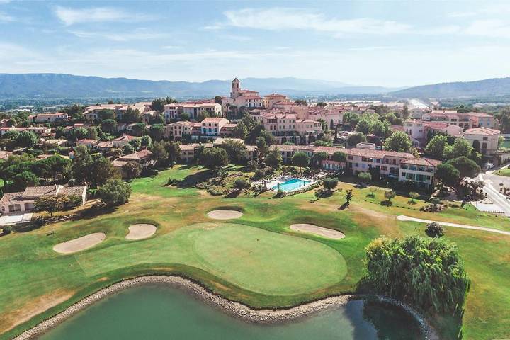 Appartement de vacances pour 5 personnes, avec bassin pour enfant et piscine ainsi que jardin et terrasse, animaux acceptés