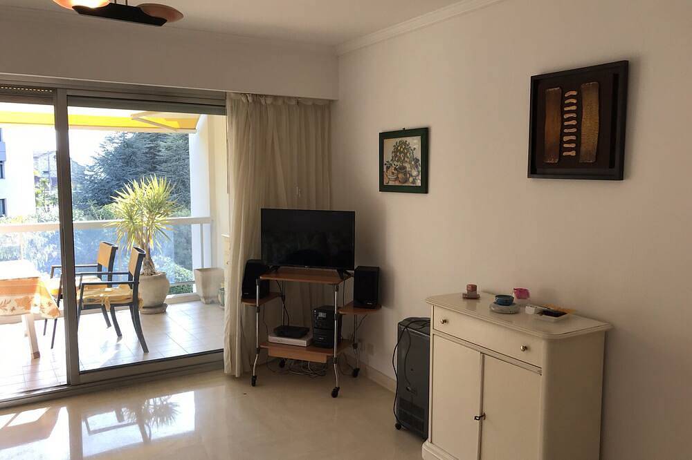 Appartement entier, Appartement front de mer jardin Cagnes sur Mer Côte d'azur<br> in Cros de Cagnes, Cagnes-sur-Mer