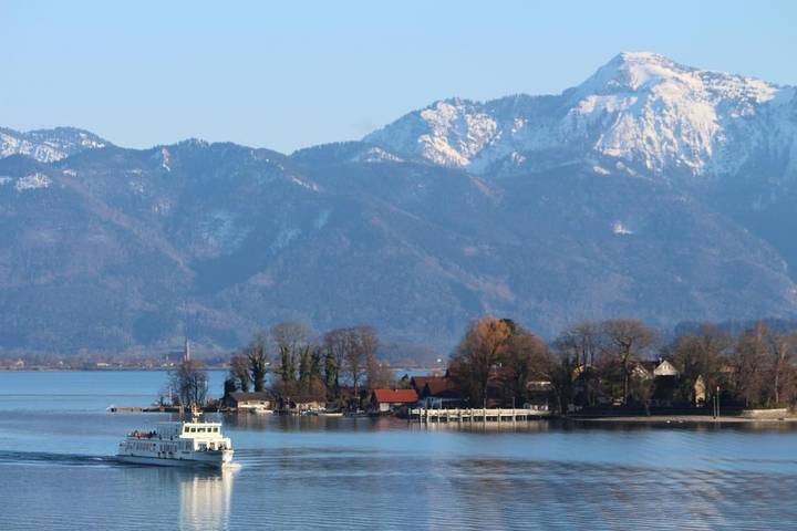 Ferienwohnung für 4 Personen, mit Balkon und Terrasse sowie Ausblick und Seeblick