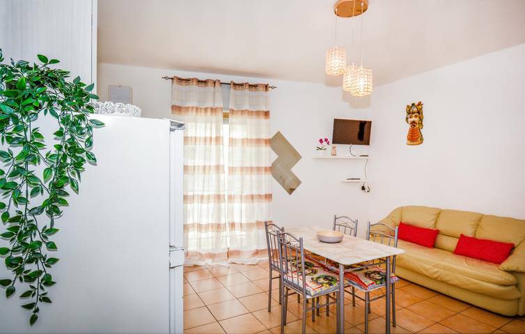 Ganze Ferienwohnung, Rückzug nach Ragusa: Schickes Apartment mit Terrasse & AC, 1km zum Stadtzentrum in Ragusa, Ragusa Provinz