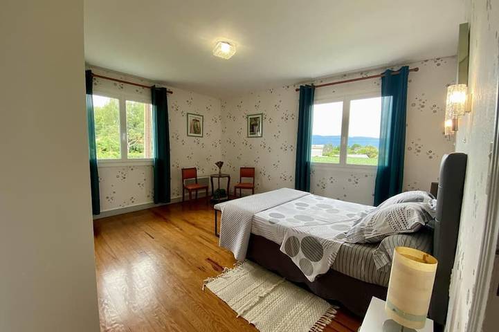 Location de vacances pour 9 personnes, avec balcon et piscine à Asson - 2