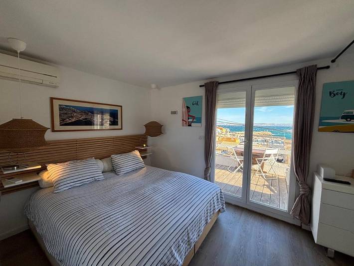 Location de vacances pour 2 personnes, avec Terrasse et Jacuzzi ainsi que Jardin et Vue dans Les Goudes - 4