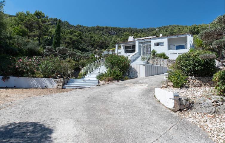 Location de vacances pour 10 personnes à Solliès-Ville